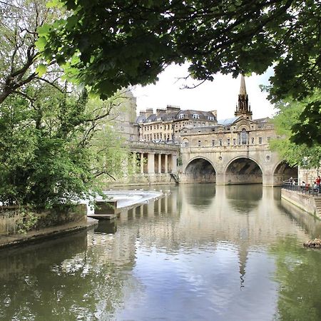 2 Bedroom Apartment In Bath City Centre With Garden & Free Parking Bagian luar foto