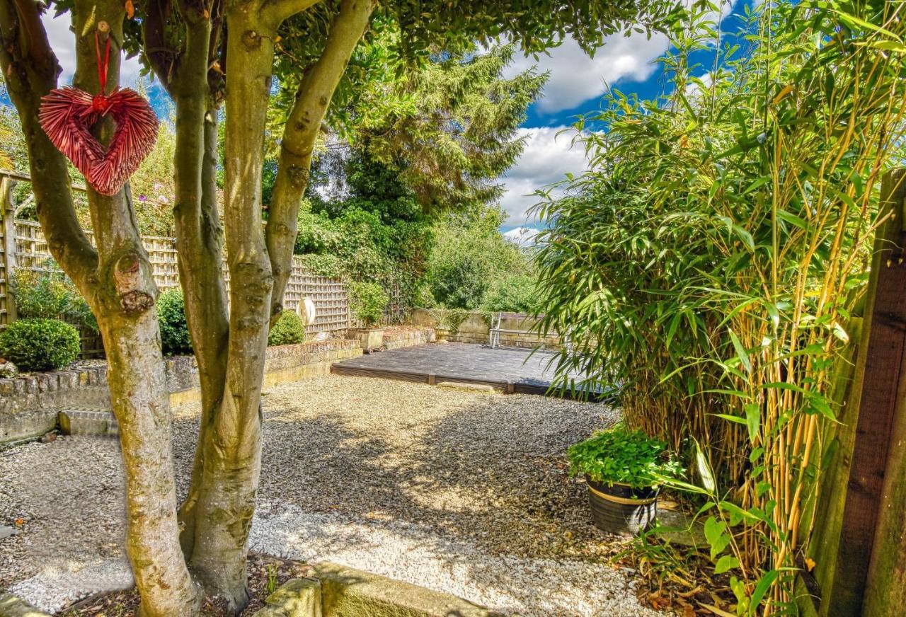 2 Bedroom Apartment In Bath City Centre With Garden & Free Parking Bagian luar foto