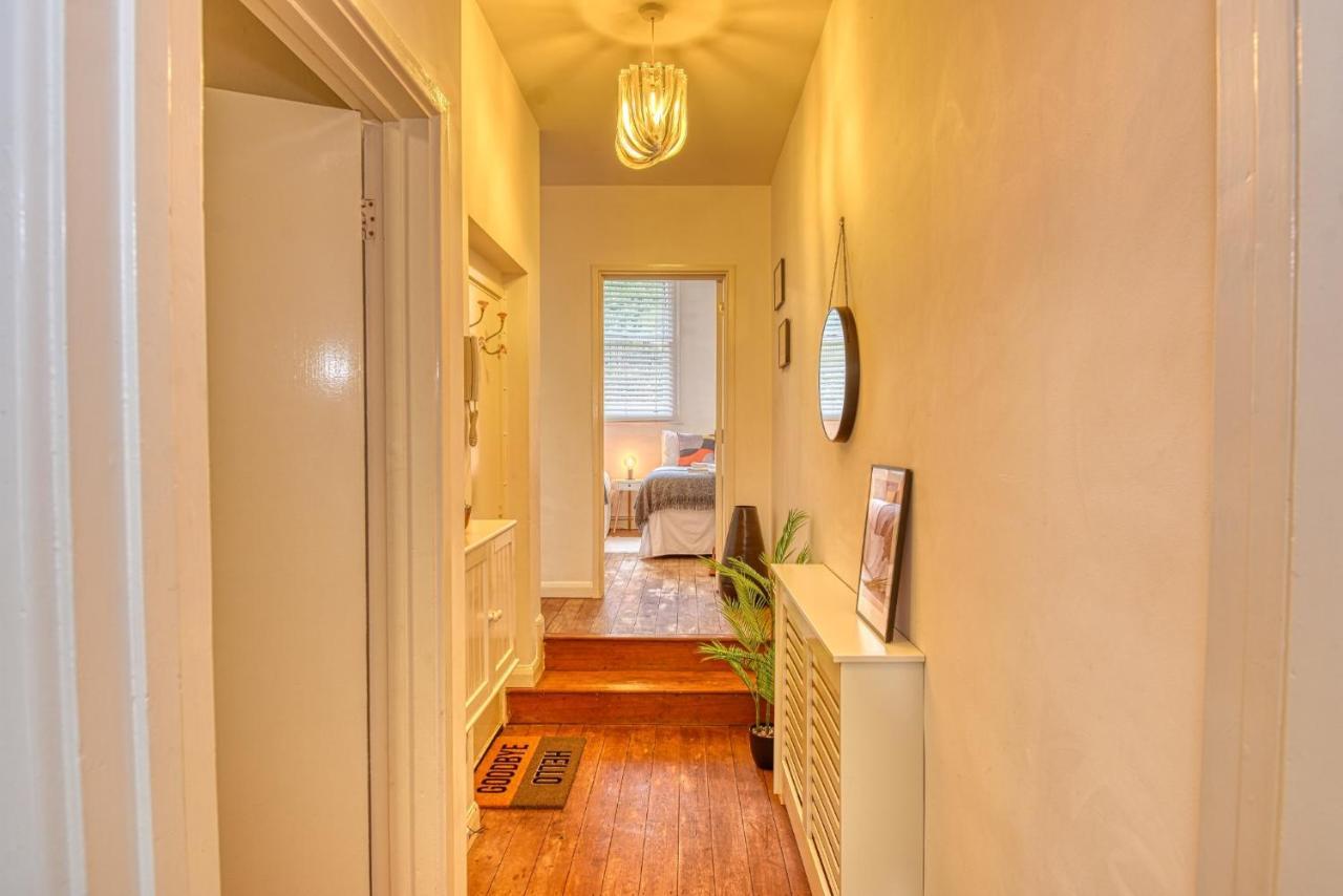 2 Bedroom Apartment In Bath City Centre With Garden & Free Parking Bagian luar foto