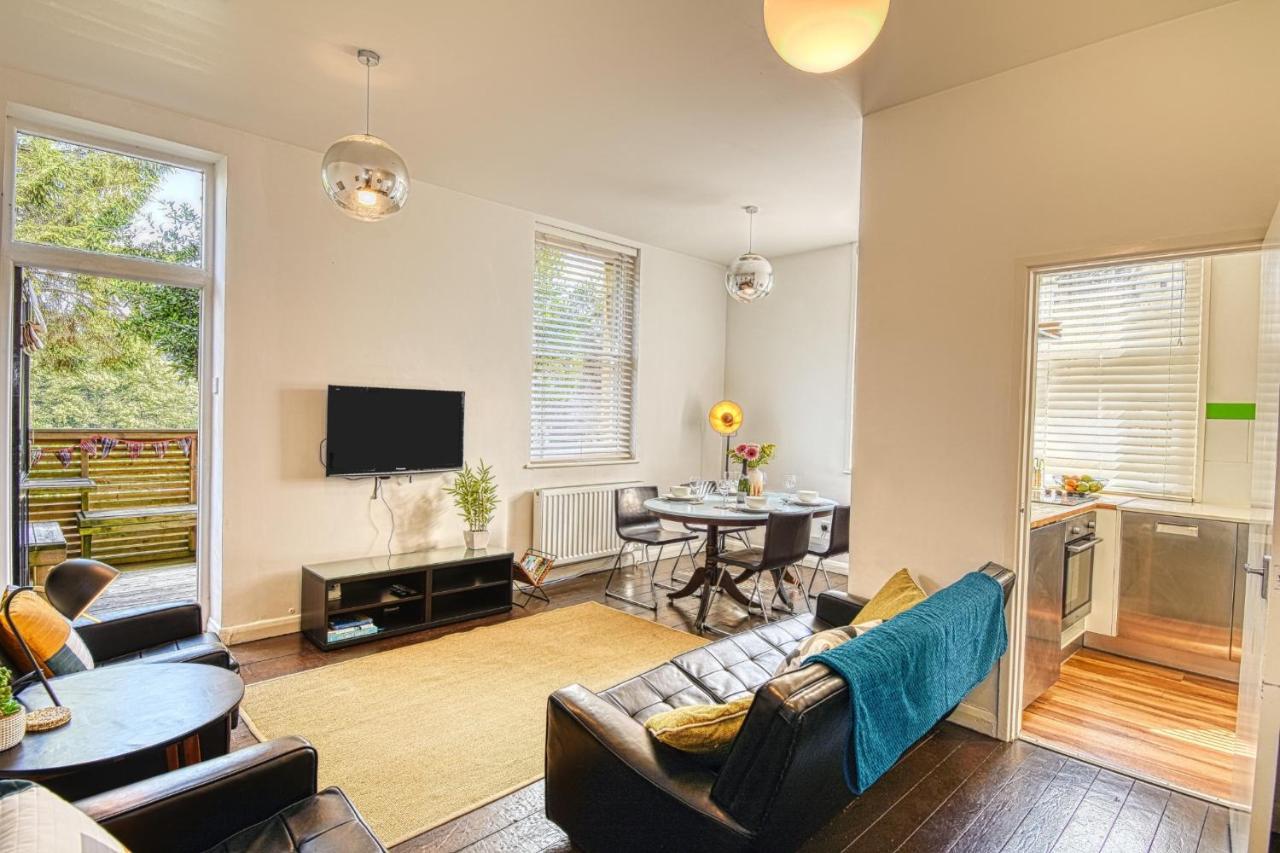 2 Bedroom Apartment In Bath City Centre With Garden & Free Parking Bagian luar foto