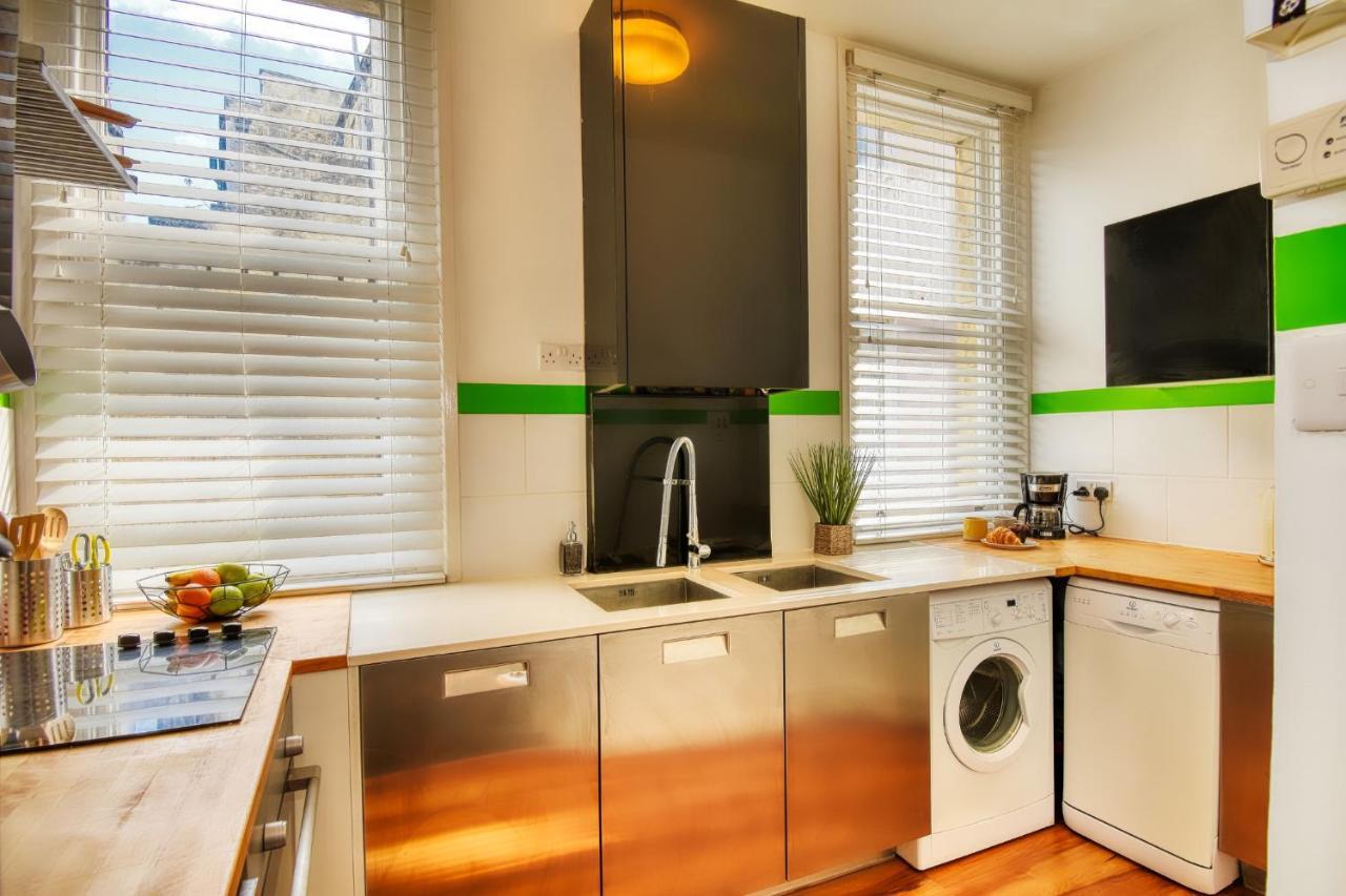 2 Bedroom Apartment In Bath City Centre With Garden & Free Parking Bagian luar foto
