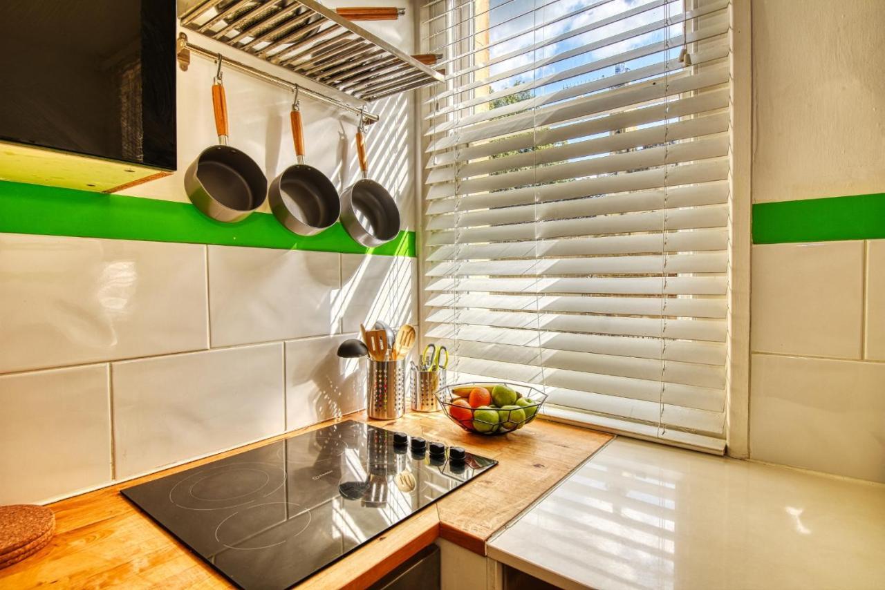 2 Bedroom Apartment In Bath City Centre With Garden & Free Parking Bagian luar foto
