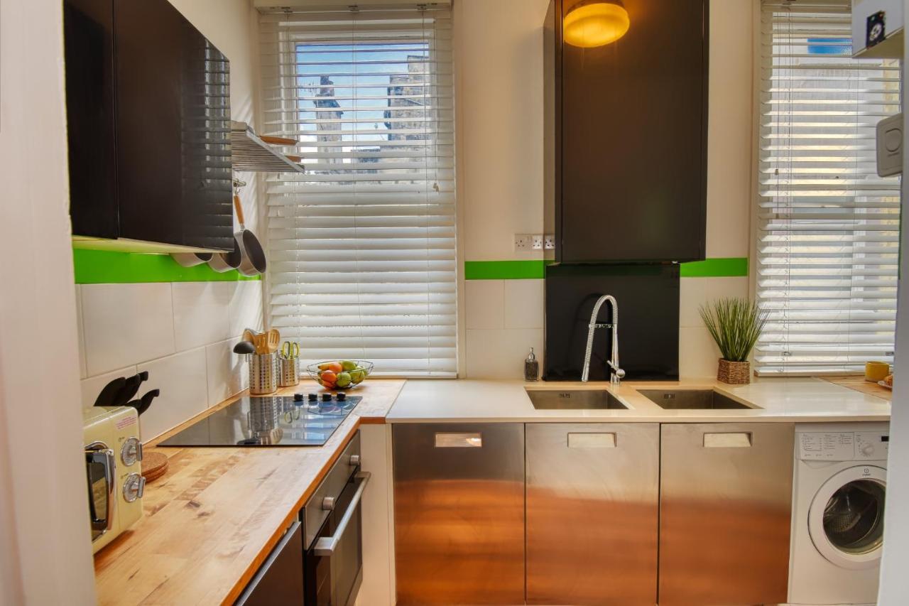 2 Bedroom Apartment In Bath City Centre With Garden & Free Parking Bagian luar foto