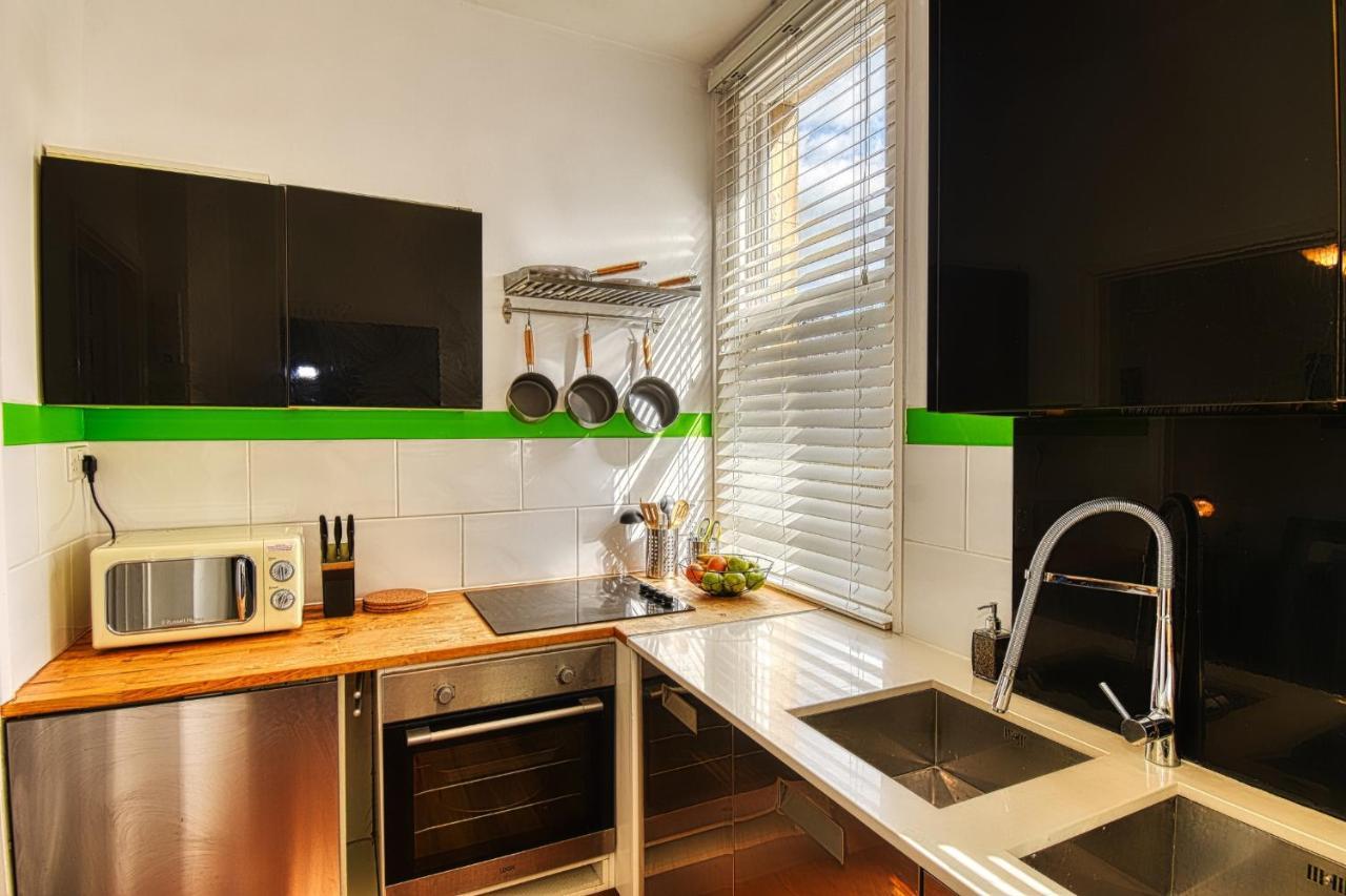 2 Bedroom Apartment In Bath City Centre With Garden & Free Parking Bagian luar foto